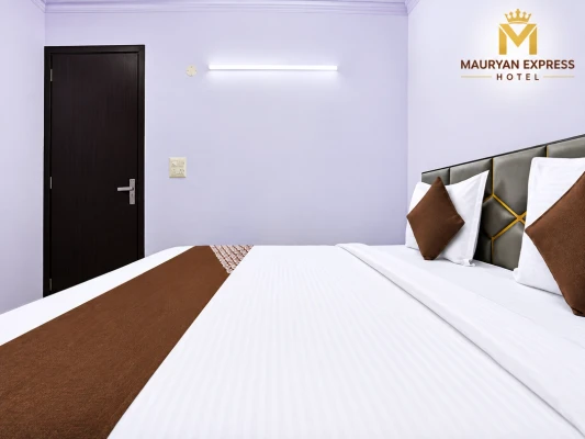 hotel room booking in khanpur, delhi - mauryan express hotel devil khanpur