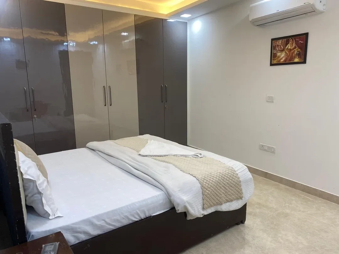 fully furnished service apartment for rent in saket, delhi - namastey homes 3 bhk apartment fully furnished