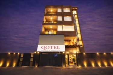 hotel in ashok vihar, delhi for couples - qotel comfort ashok vihar