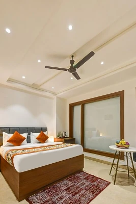 family hotel with pool in ashok vihar, delhi - qotel comfort ashok vihar