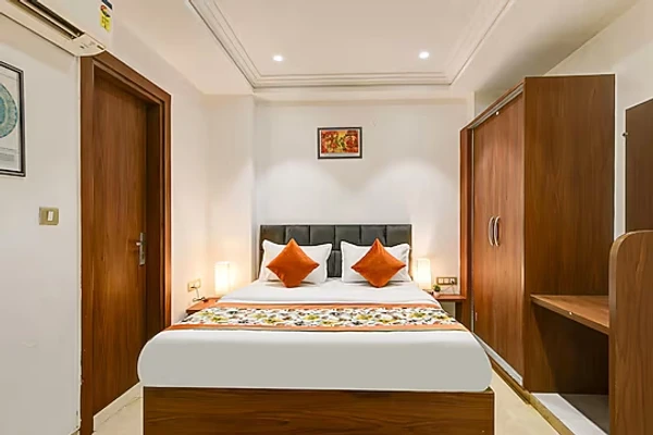hotels for unmarried couples in qotel comfort ashok vihar delhi