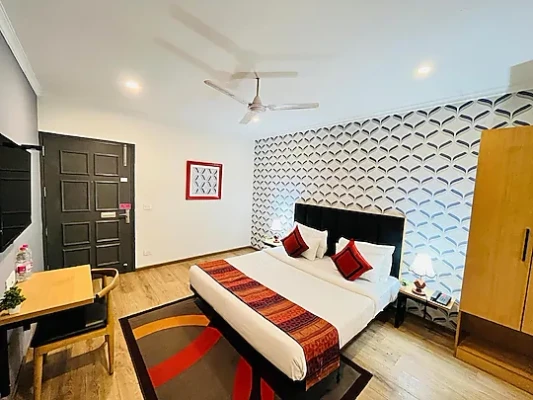 group holiday hotels in qotel comfort chhatarpur delhi