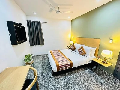 punjabi bagh, delhi hotel booking - qotel comfort golden saffron punjabi bagh