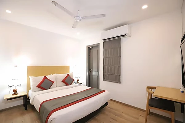 hotel with gym in anand vihar, delhi - qotel comfort ip residency east delhi preet vihar