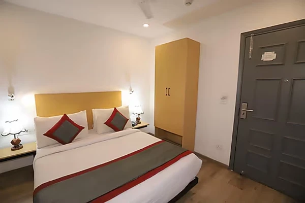 top hotels in qotel comfort ip residency east delhi preet vihar delhi