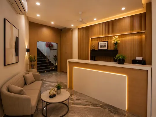 3 star hotel in rajouri garden, delhi - qotel comfort oasis rajouri garden