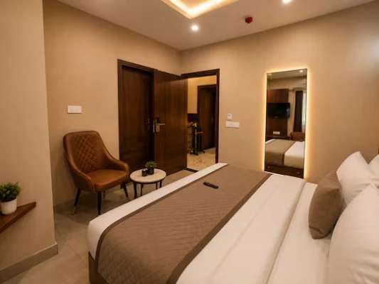 hotel with meeting room in rajouri garden, delhi - qotel comfort oasis rajouri garden