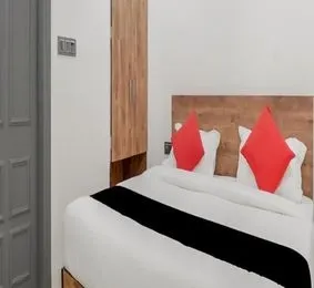 luxury hotel in qotel hotel rama rohini sector 24 delhi