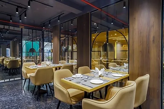 5 star hotels in qotel signature coleman janakpuri delhi