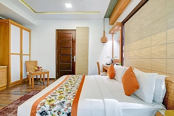 hotel near delhi airport - qotel signature lavish inn rajouri garden