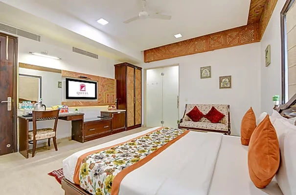 online room booking in rajouri garden, delhi - qotel signature lavish inn rajouri garden