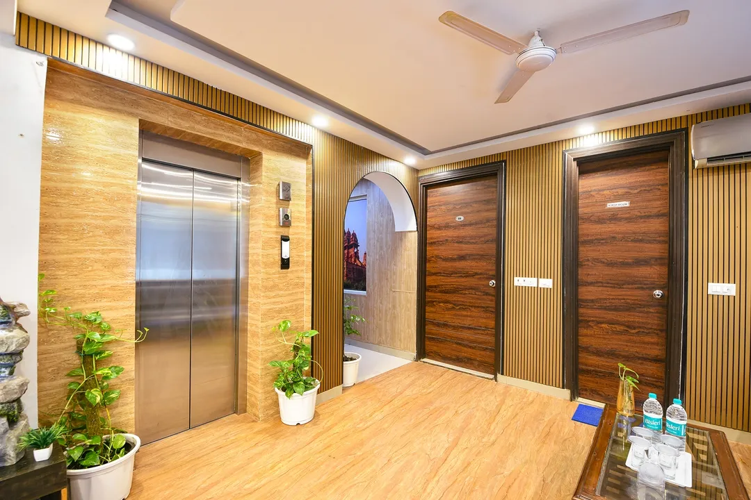 budget hotels in reconnect suites delhi