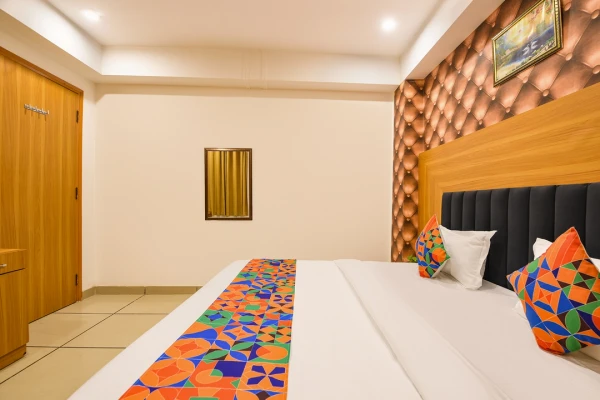 hotel near delhi airport - reconnect suites