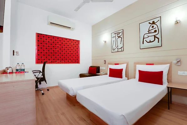 jacuzzi hotel in mayur vihar phase 3, delhi - red fox by lemon tree hotels east delhi