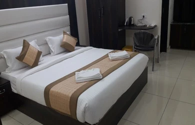 hotel with party hall in igi airport, delhi - rudraksh plaza