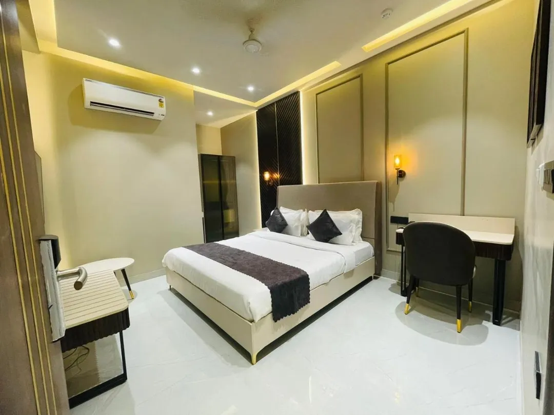 best cheap hotels in saltstayz select pitampura delhi