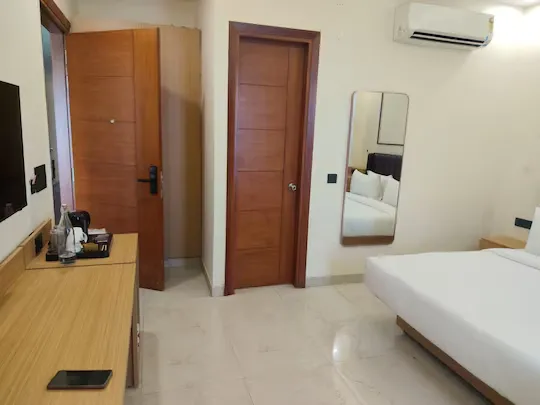 couple hotels in saltstayz premier east of kailash delhi