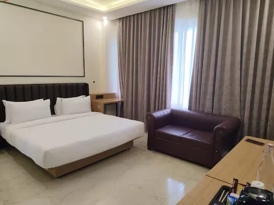 best 24 hours check in hotels in saltstayz premier east of kailash delhi