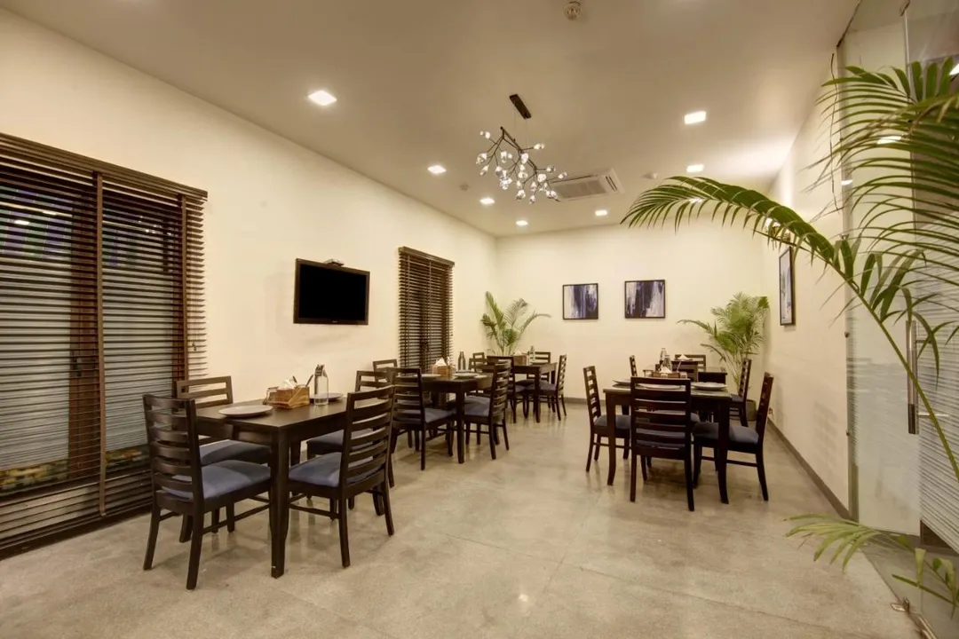 hotel near delhi railway station - saltstayz select nehru place & new friends colony