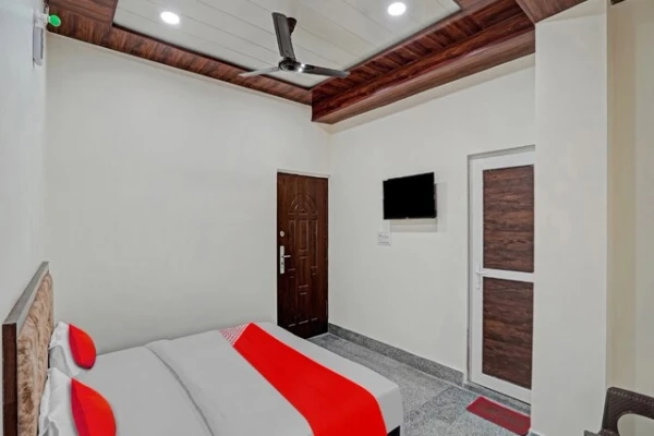 hotel with bar in block a 1, delhi - shree shyam residency