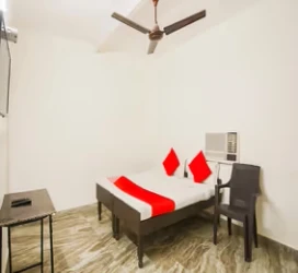 hotel with free parking in green park, delhi - smart inn