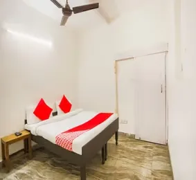 hotel with free parking in green park, delhi - smart inn