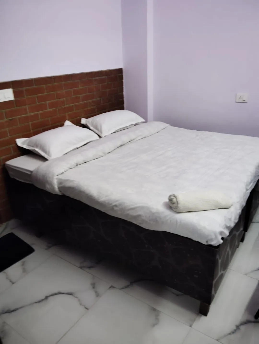 jacuzzi hotel in moti bagh, delhi - stass cosy room