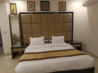 Hotel with gym in kailash colony, delhi - stay n move
