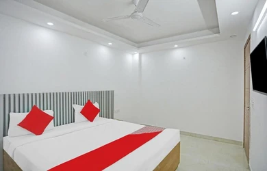 hourly hotels in sunrise villa chattarpur enclave delhi