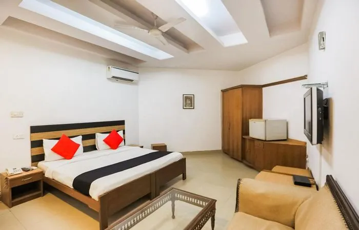 budget hotels in sunrise villa delhi