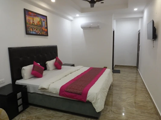 hourly stay in taj home hotel delhi