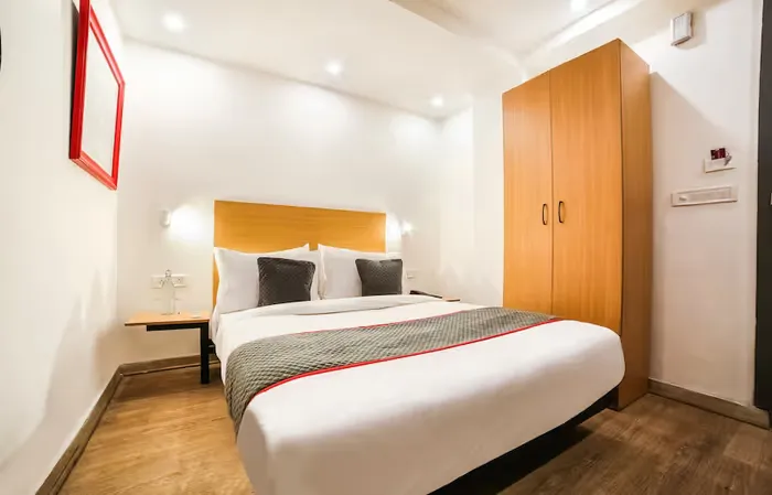 cheap hotels in the arrow hotel nawada pillar no 739 delhi