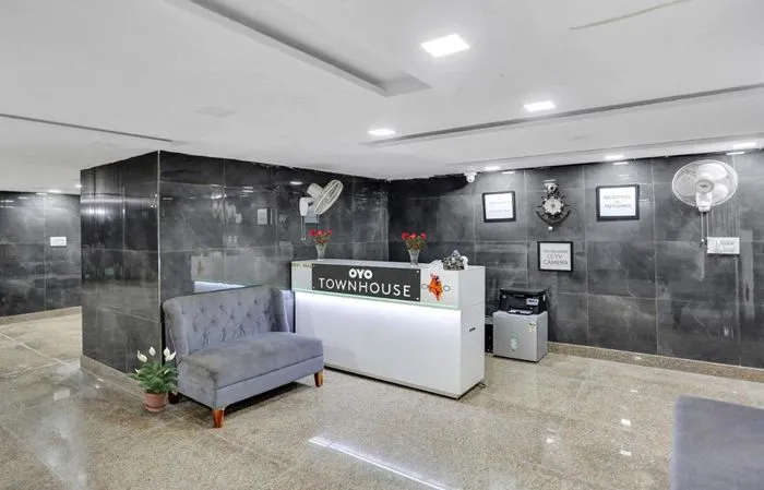 hotels for unmarried couples in the arrow hotel rohini sector 4 delhi