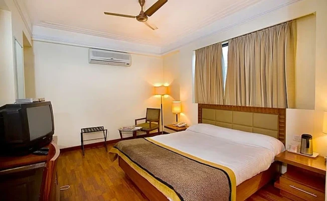 couple friendly hotels in the bmk hotel & banquets delhi