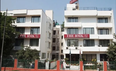 short stay hotels in the bmk hotel & banquets delhi