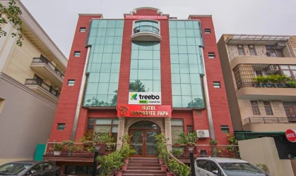 hotels for couple in the corporate park delhi
