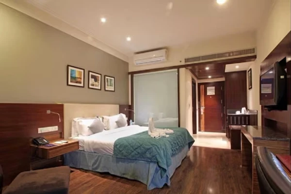 short stay hotels in the golden palms hotel & spa delhi
