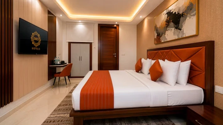 mahipalpur, delhi hotel booking - the palm view