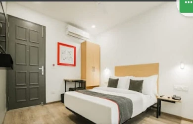luxury hotels in town house delhi