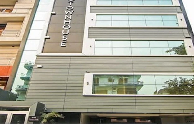couple hotels in town house delhi