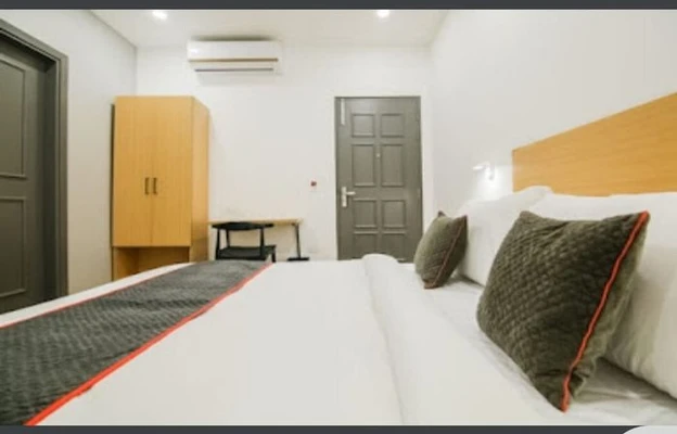couple friendly hotels in town house delhi