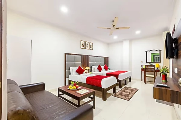 hotel with party hall in karolbagh, delhi - trevon inn karol bagh