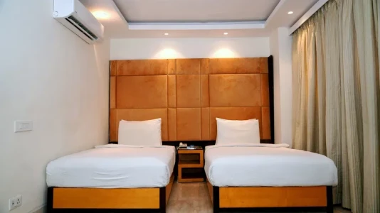 day hotels in venizia sarovar portico delhi