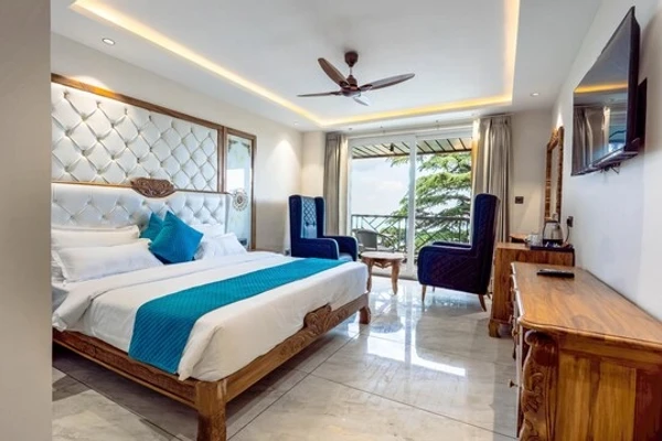hotel with bar in mcleod ganj, dharamshala - alivaa boutique mcleodganj