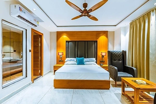 hotel with bar in mcleod ganj, dharamshala - alivaa boutique mcleodganj