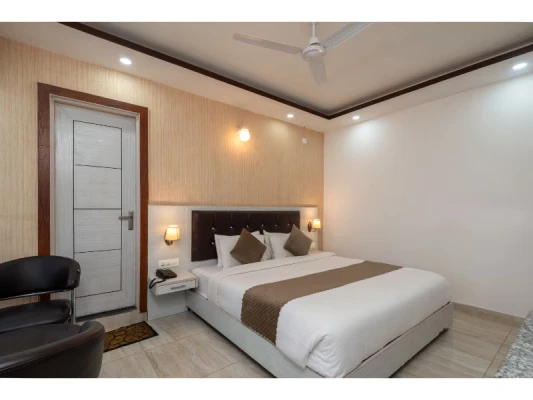 hotel with bar in mcleod ganj, dharamshala - dls hotel shiva sanctuary and spa