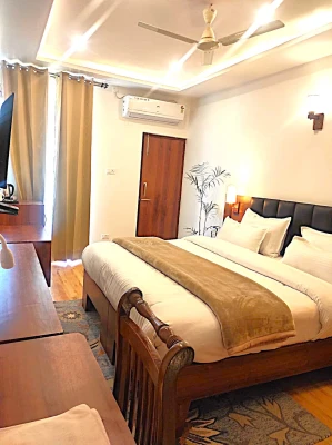 hotel with meeting room in bhagsu nag, dharamshala - little mastiff dharamshala airport