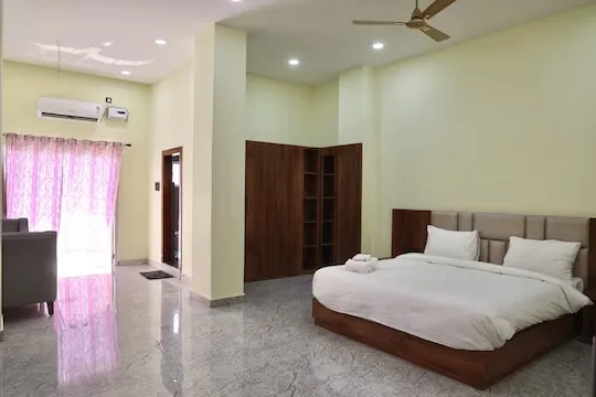 corporate offsite hotels in the grand inn resort doom-dooma