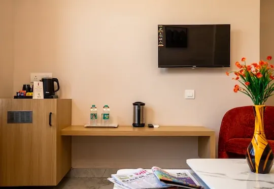 hotel near dwarka railway station - daksh the grand goverdhan