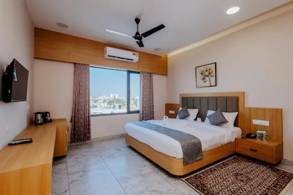 hotel near dwarka airport - daksh the grand goverdhan